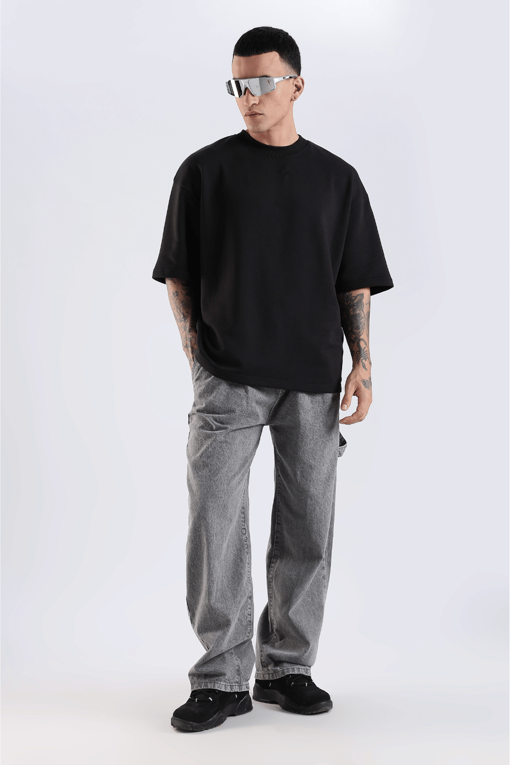Star Brust Shield Wings Black Oversized Fit T-Shirt