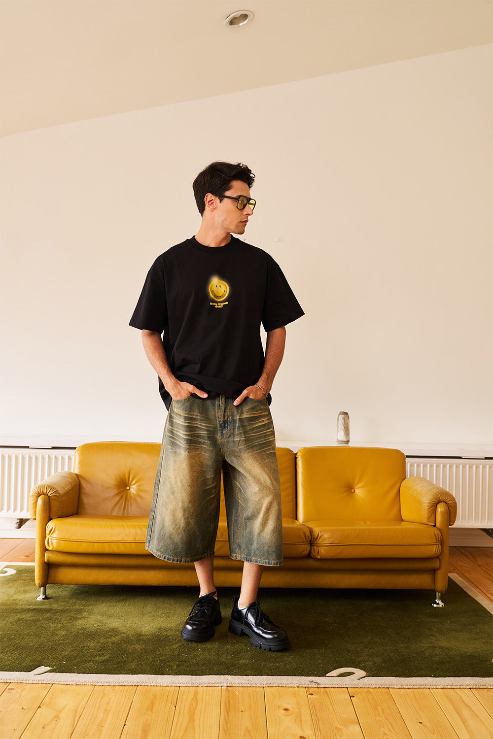 Smiley Lost In The Beat Oversized T-shirt